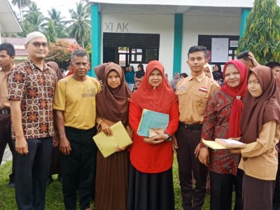 penyerahan rapor ganjil 2019-2020