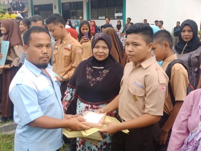 penyerahan rapor ganjil 2019-2020